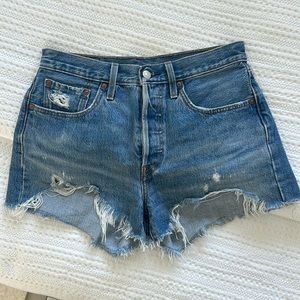 Levi’s 501 cut off shorts